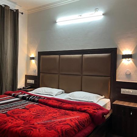 Hotel Premier Mall Road Manali Exterior foto