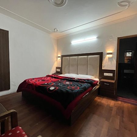 Hotel Premier Mall Road Manali Exterior foto