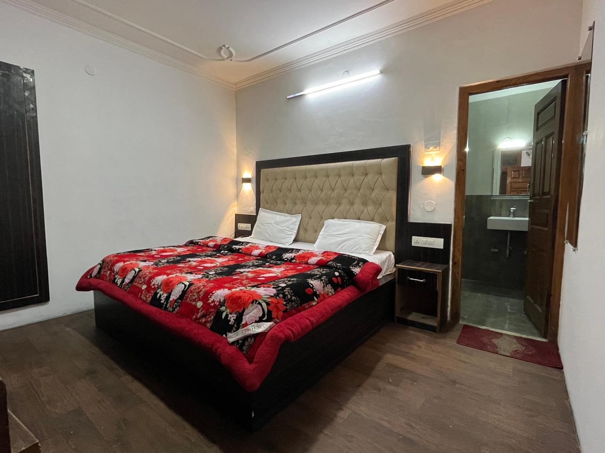 Hotel Premier Mall Road Manali Exterior foto