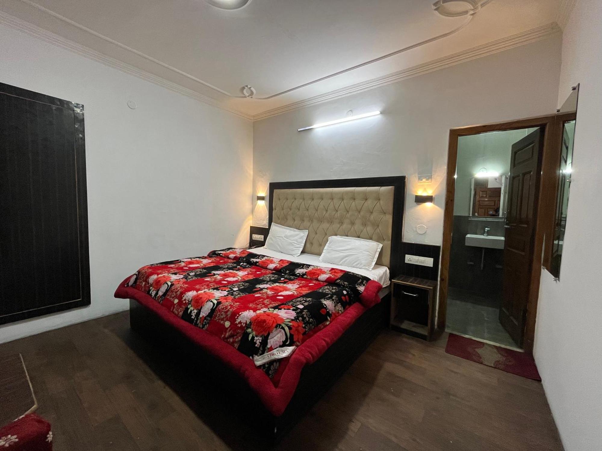 Hotel Premier Mall Road Manali Exterior foto