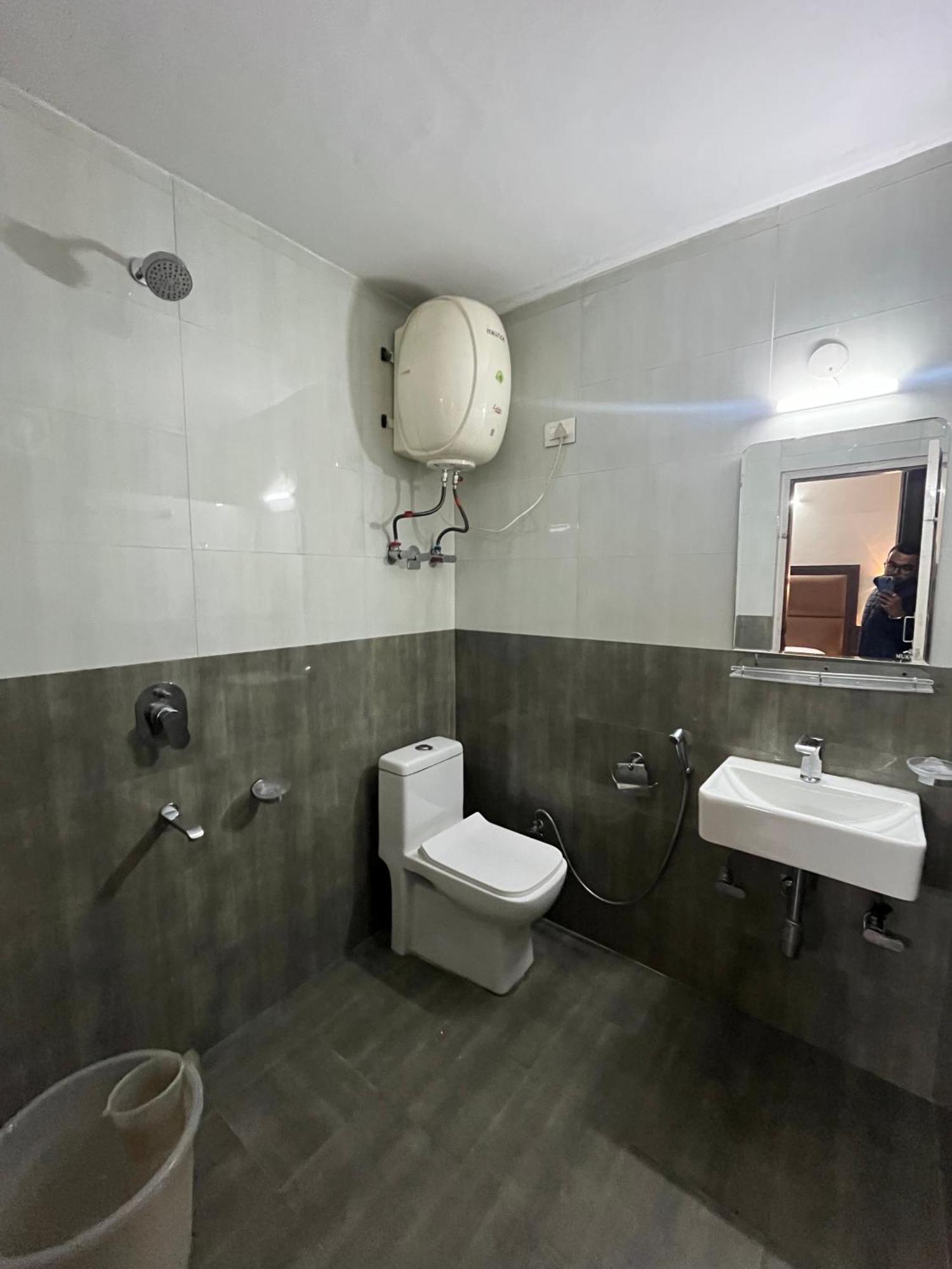 Hotel Premier Mall Road Manali Exterior foto