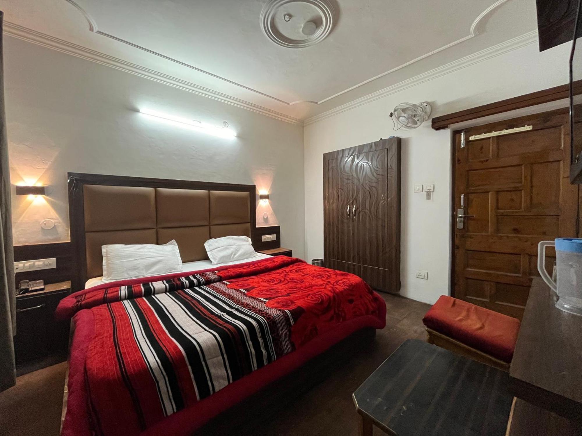 Hotel Premier Mall Road Manali Exterior foto